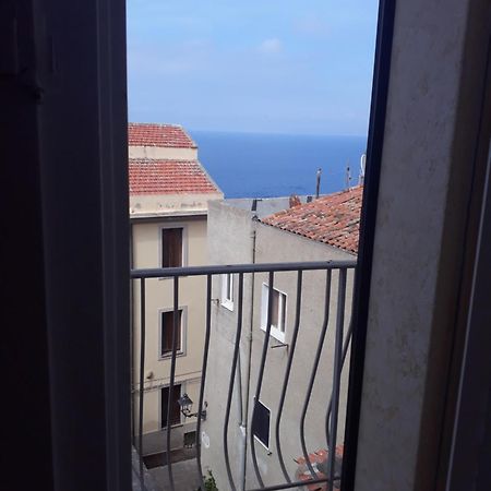 Bed and Breakfast L'Antico Faro Кастельсардо Экстерьер фото