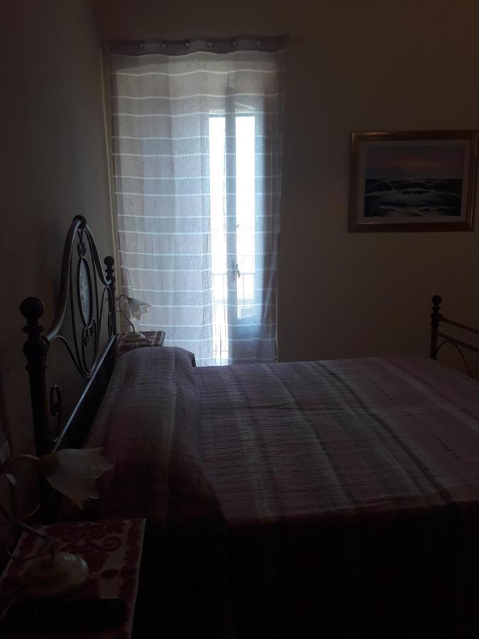 Bed and Breakfast L'Antico Faro Кастельсардо Экстерьер фото