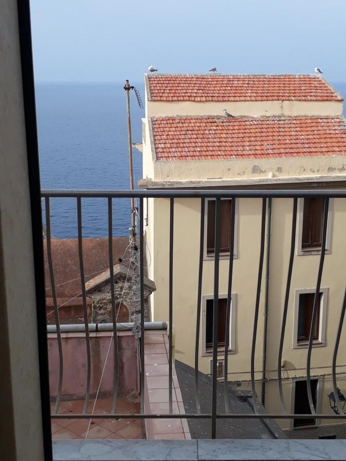 Bed and Breakfast L'Antico Faro Кастельсардо Экстерьер фото