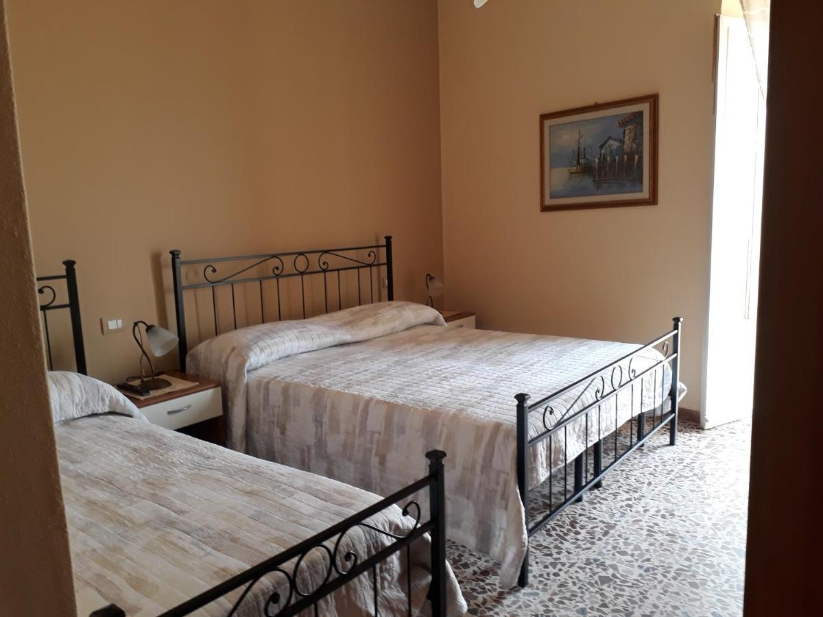 Bed and Breakfast L'Antico Faro Кастельсардо Экстерьер фото