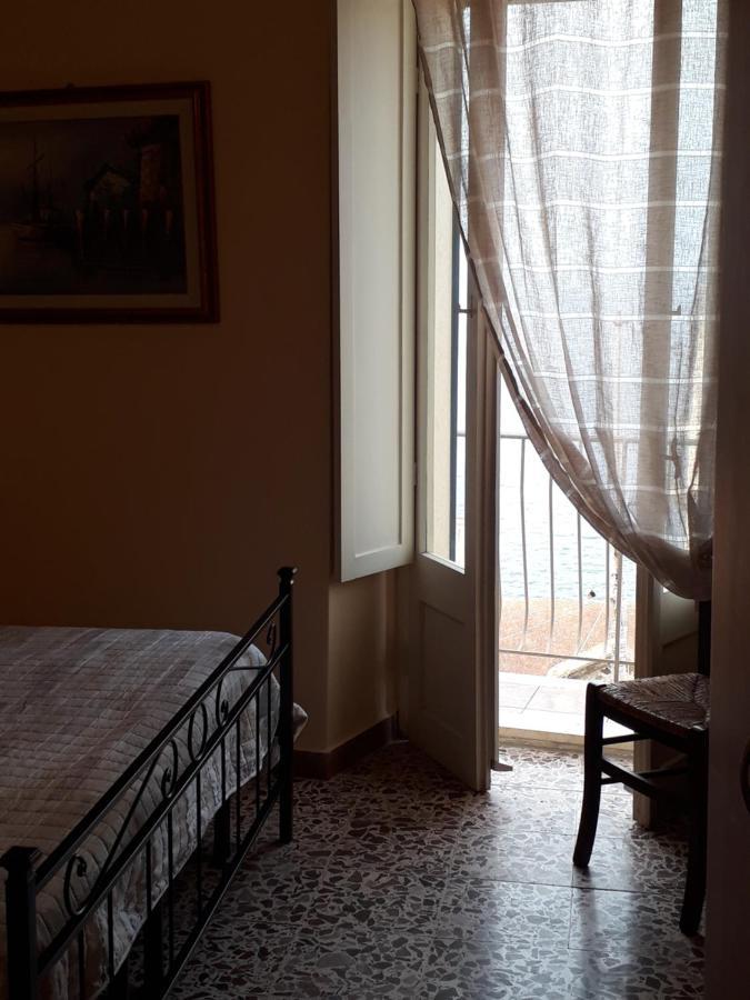 Bed and Breakfast L'Antico Faro Кастельсардо Экстерьер фото
