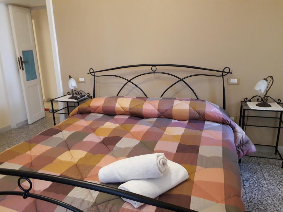Bed and Breakfast L'Antico Faro Кастельсардо Экстерьер фото