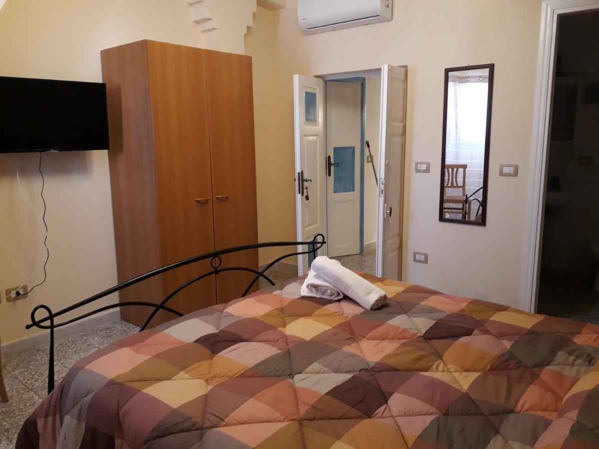 Bed and Breakfast L'Antico Faro Кастельсардо Экстерьер фото